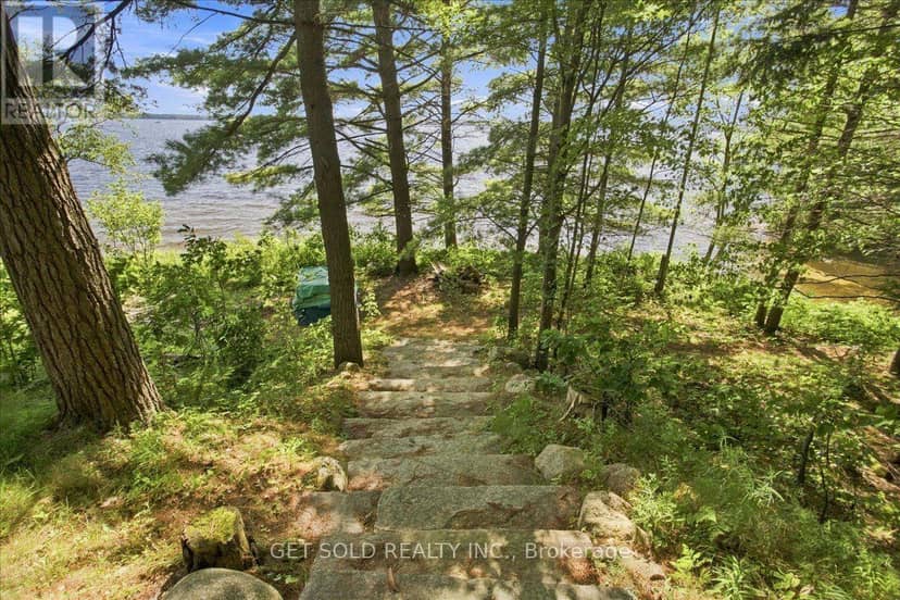 118 W Unit 2 - 2045 Muskoka Road — photo 37 of 40