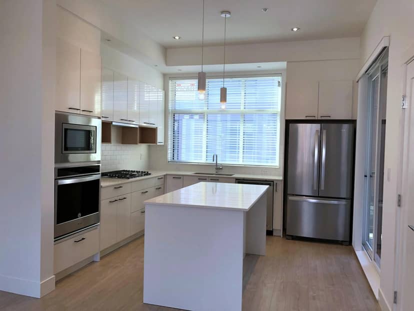 37 20852 78B AVENUE, Langley