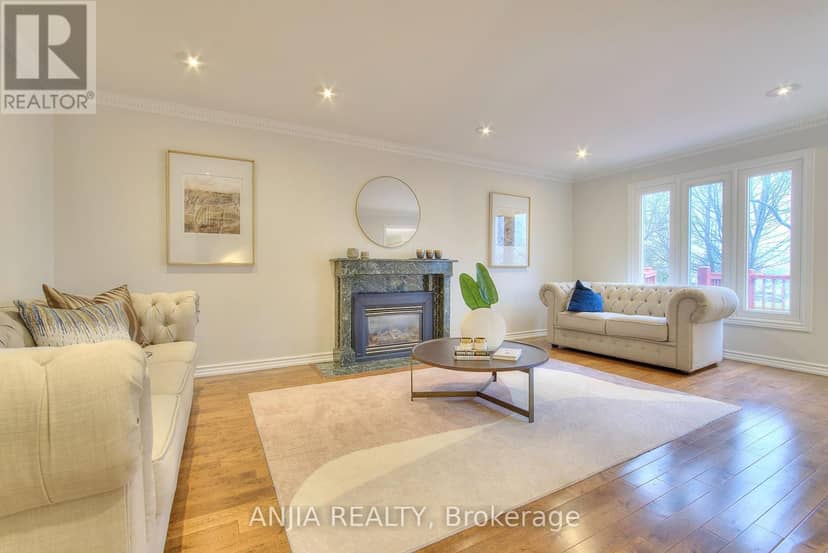 22 Chiltern Hill, Richmond Hill, photo 5
