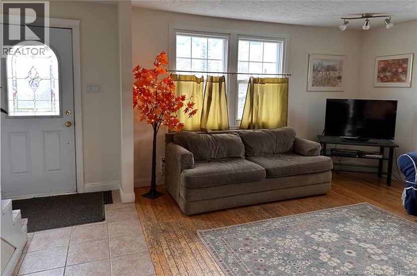 230 Woodstock Road — photo 9 of 22
