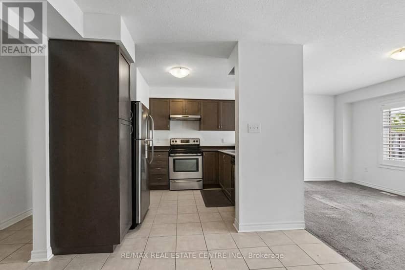 30 - 30 Oldfield Drive — photo 13 of 40
