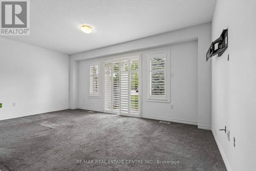 30 - 30 Oldfield Drive — photo 17 of 40