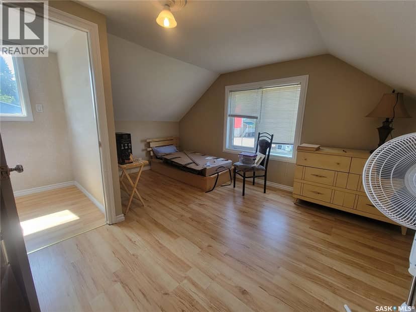 118 2nd STREET W — photo 17 of 23