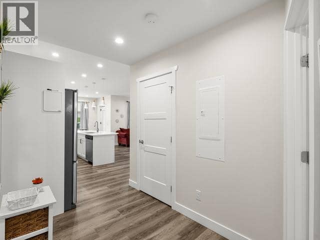 204-2240 2nd Avenue — photo 8 of 26