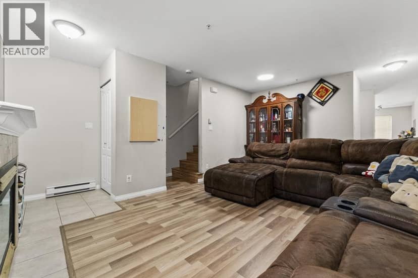 203 5625 SENLAC STREET, Vancouver, photo 4