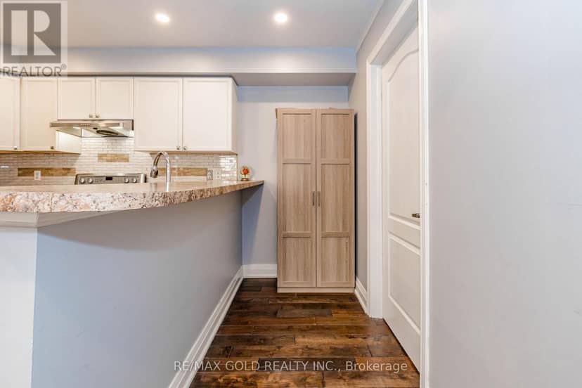 28 Rivermere Court — photo 21 of 40