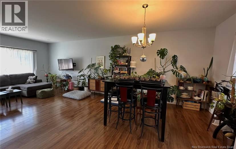 25 Helena Court — photo 3 of 21