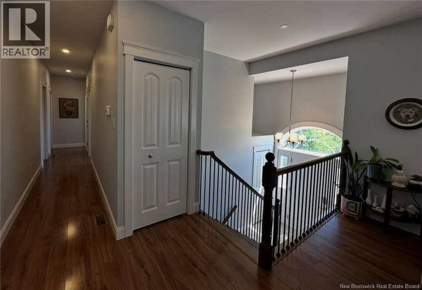 25 Helena Court — photo 4 of 21