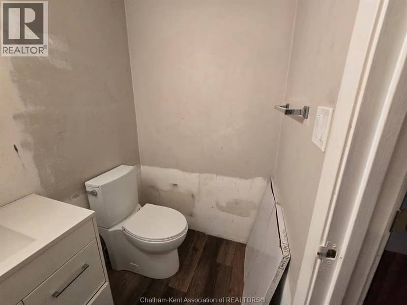 12 Montgomery DRIVE Unit# A207 — photo 38 of 40