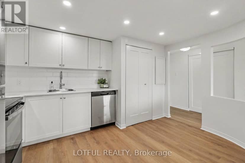 605 - 99 Holland Avenue — photo 18 of 30