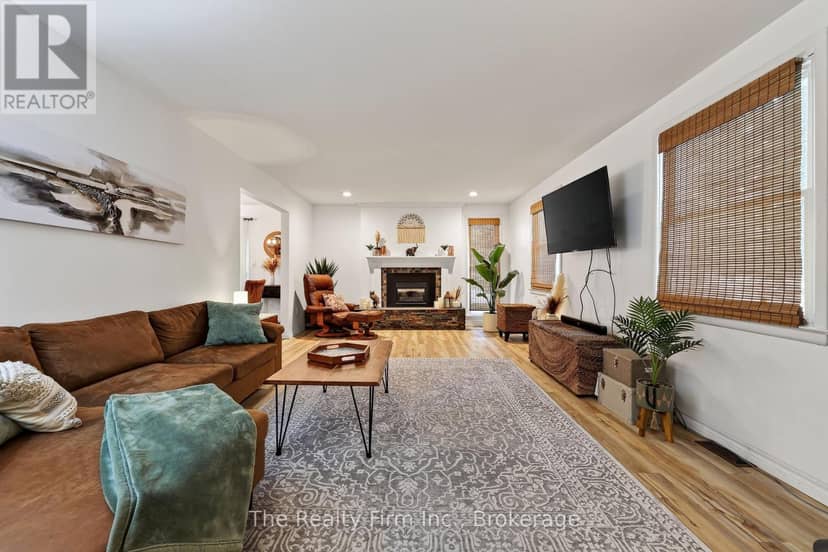652 Miller Street — photo 7 of 38