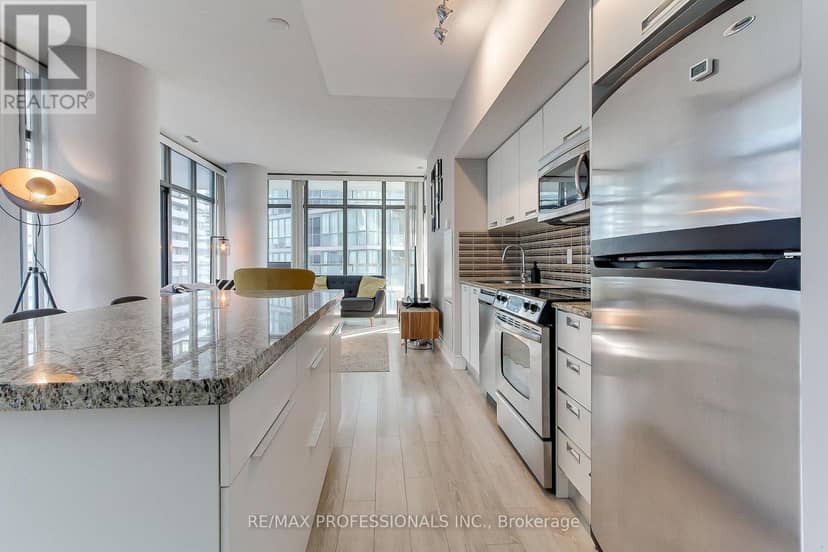 710 - 33 Charles Street E — photo 13 of 40