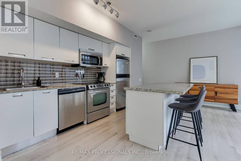710 - 33 Charles Street E — photo 9 of 40