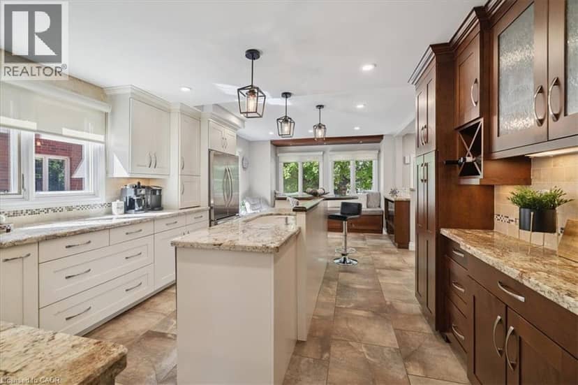 44 SUNVALE Place — photo 13 of 40