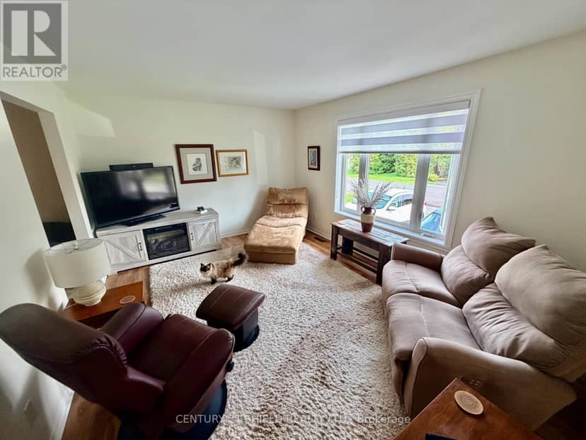 19 Simcoe Street — photo 3 of 20