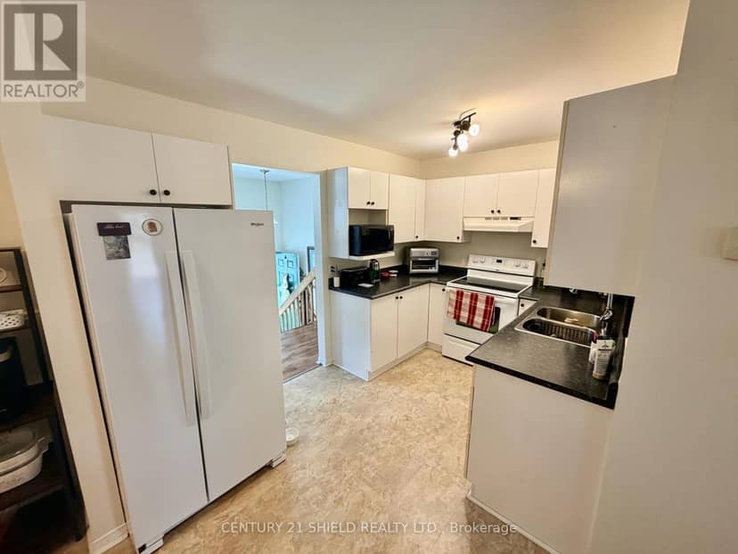 19 Simcoe Street — photo 5 of 20