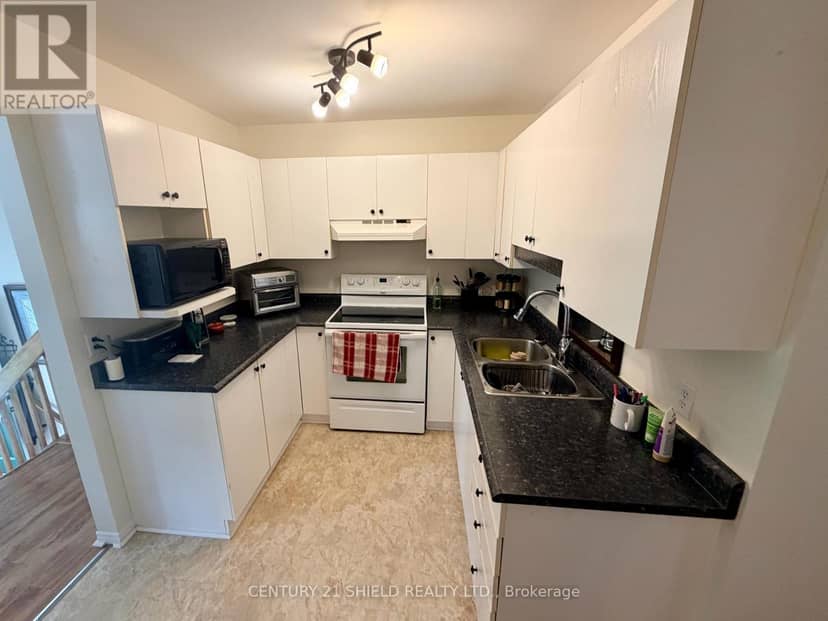 19 Simcoe Street — photo 6 of 20