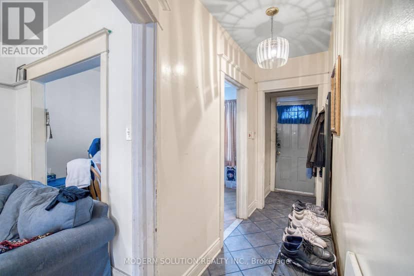 2 Rockwell Avenue — photo 6 of 27