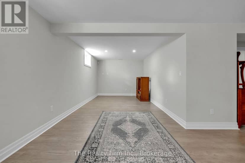 27 Cronyn Street — photo 18 of 35