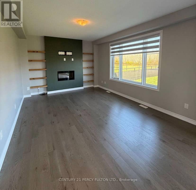 10 Rosanne Circle — photo 6 of 15