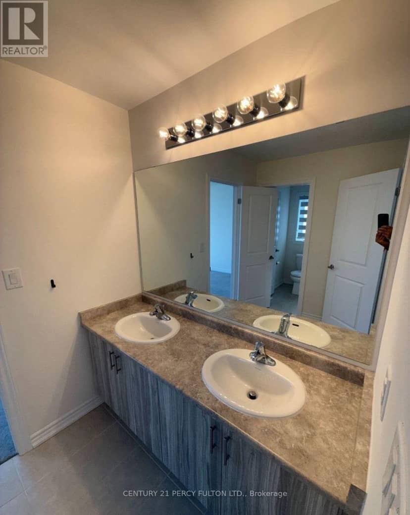 10 Rosanne Circle — photo 14 of 15