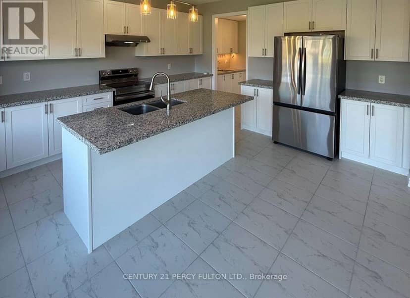 10 Rosanne Circle — photo 4 of 15