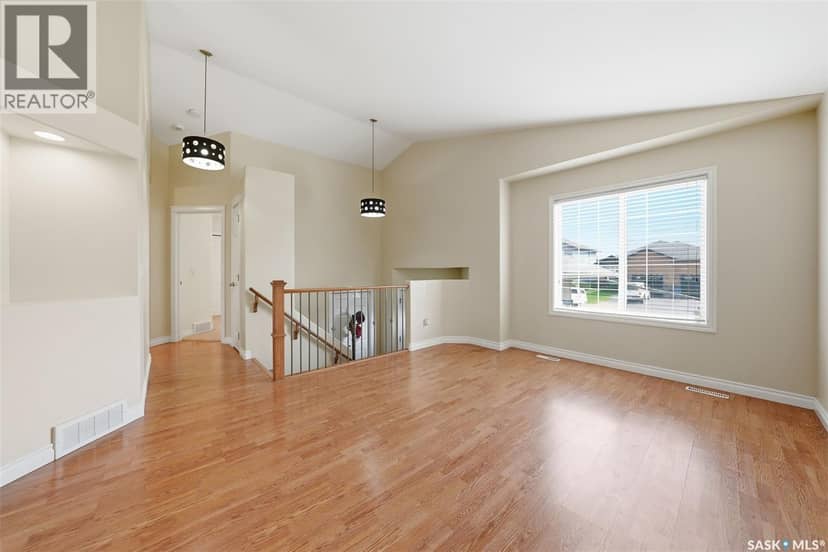 110 Bennion CRESCENT — photo 7 of 40