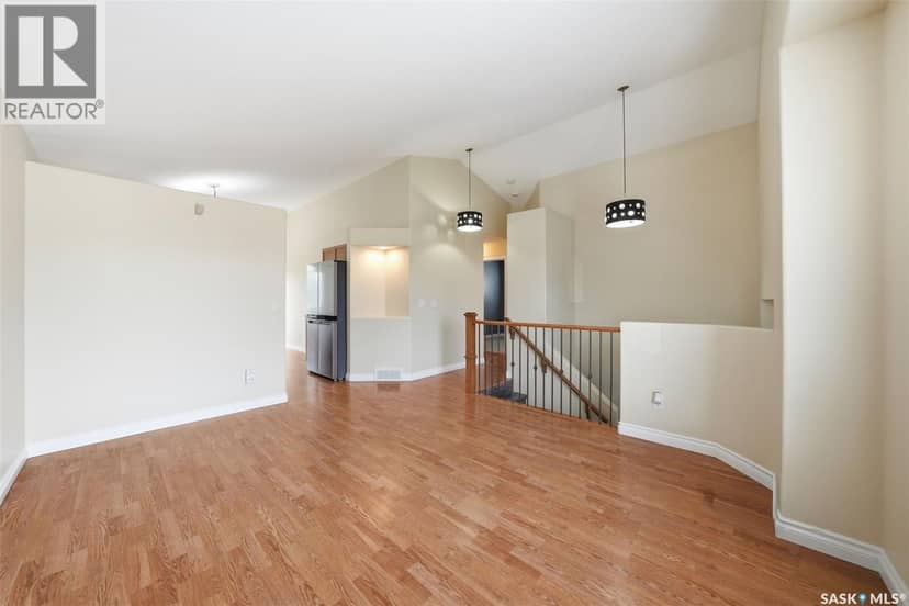 110 Bennion CRESCENT — photo 8 of 40