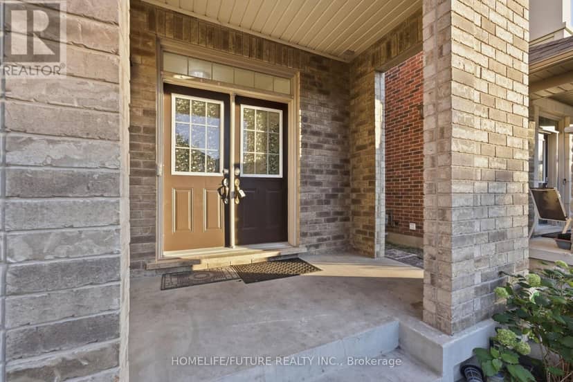 7 Beverton Crescent — photo 3 of 40