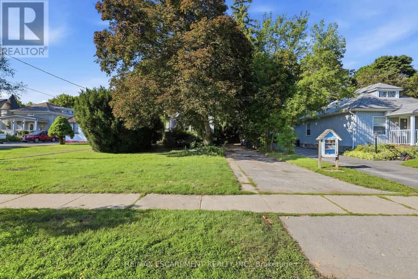 152 Commercial Street — photo 2 of 38