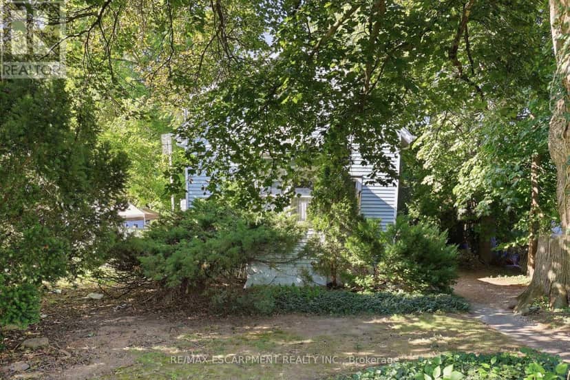 152 Commercial Street — photo 4 of 38