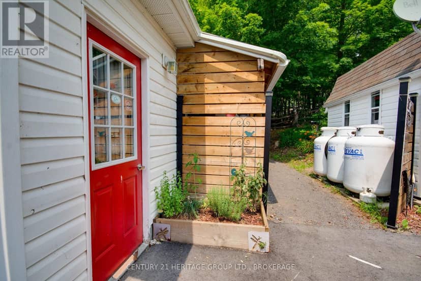 4309 Maple Drive — photo 38 of 40