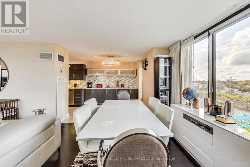 1110 - 2045 Lake Shore Boulevard W — photo 4 of 12