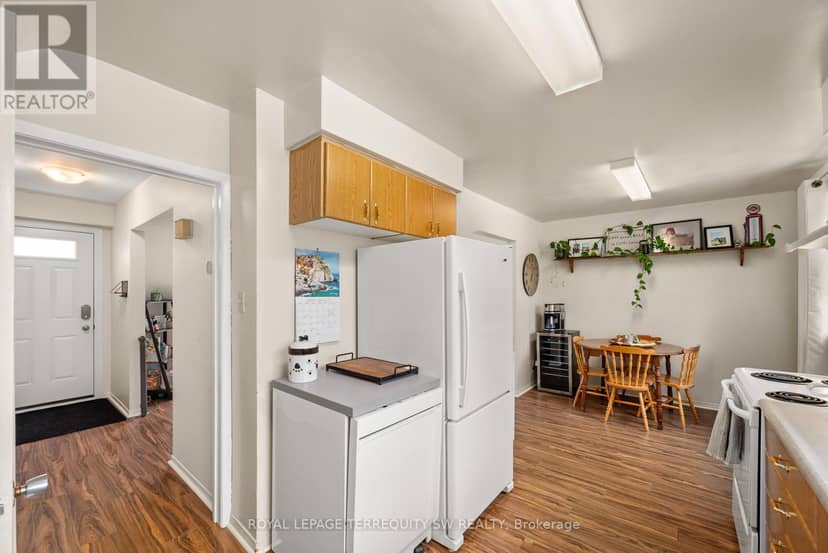 46 Northlin Park Road — photo 8 of 27