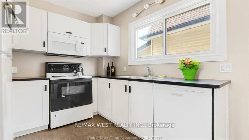 959 Westminster Boulevard — photo 13 of 33