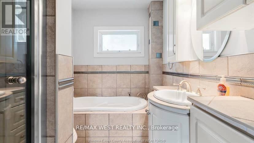 959 Westminster Boulevard — photo 20 of 33
