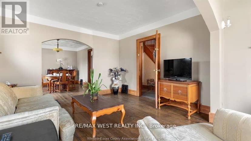 959 Westminster Boulevard — photo 8 of 33
