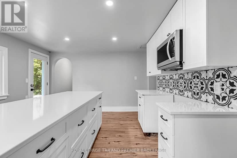 180 Alma Street — photo 16 of 38