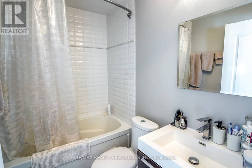 6 Brant Avenue — photo 9 of 39