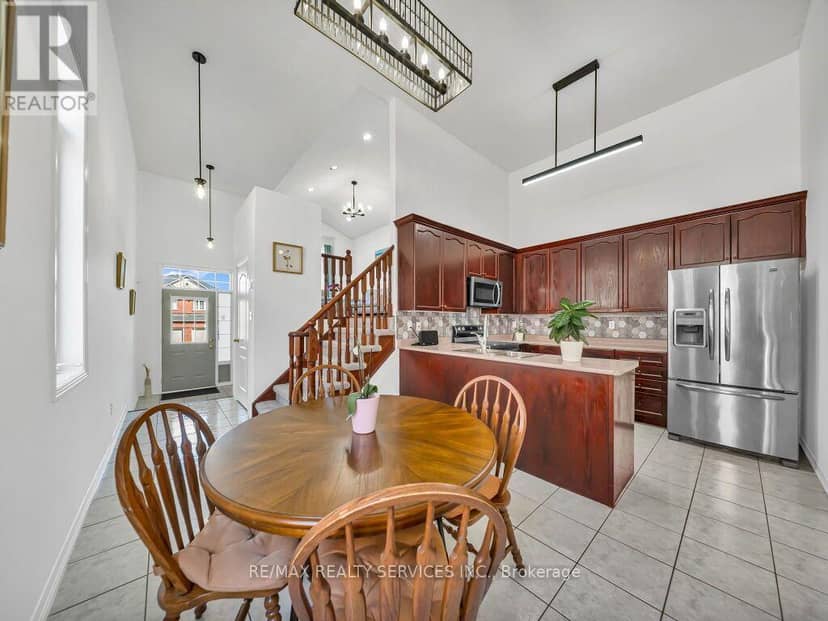 101 River Rock Crescent — photo 10 of 40