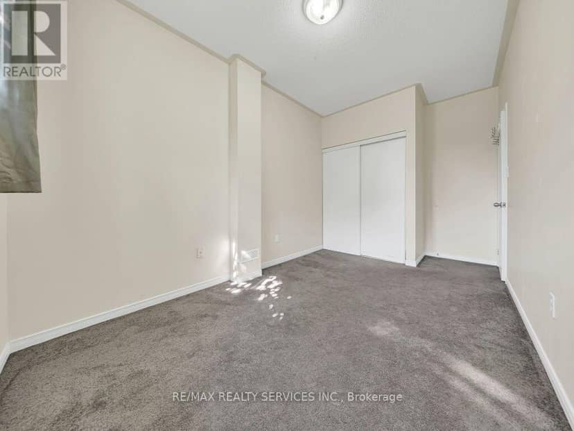 101 River Rock Crescent — photo 27 of 40