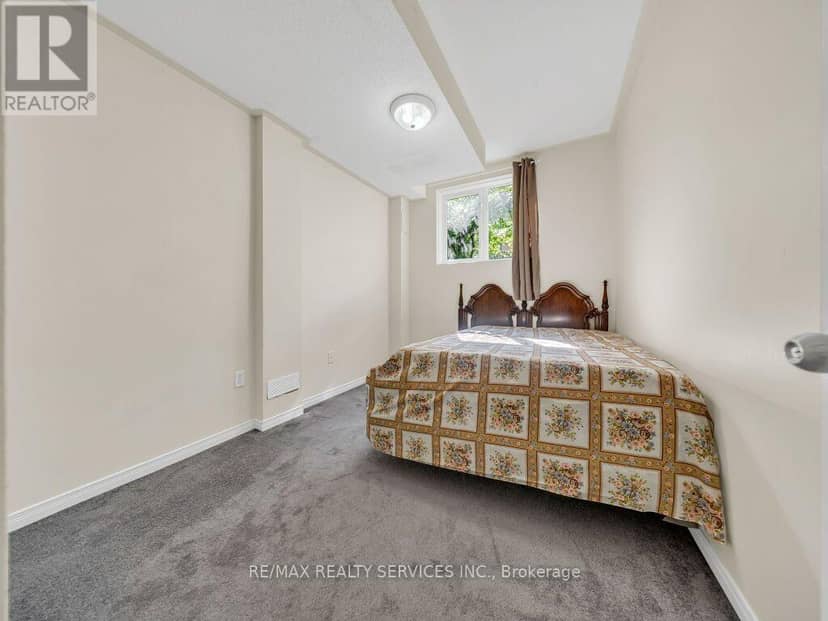 101 River Rock Crescent — photo 28 of 40