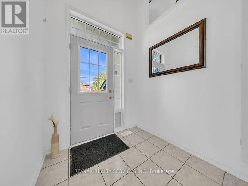 101 River Rock Crescent — photo 6 of 40