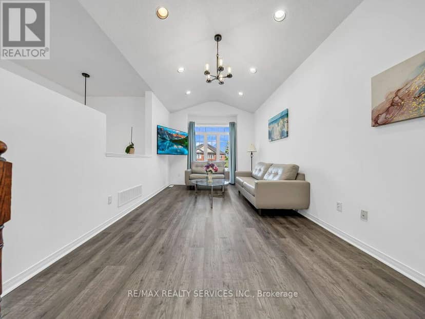 101 River Rock Crescent — photo 9 of 40
