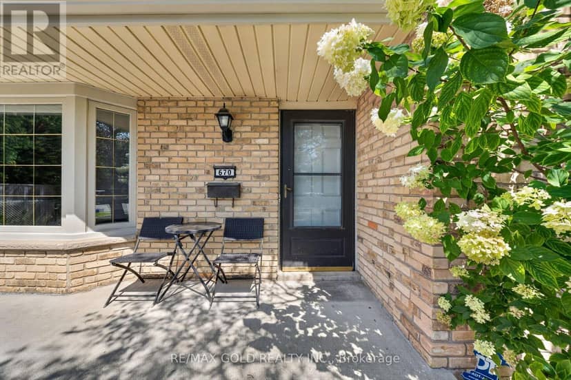 670 Grenfell Drive — photo 3 of 28