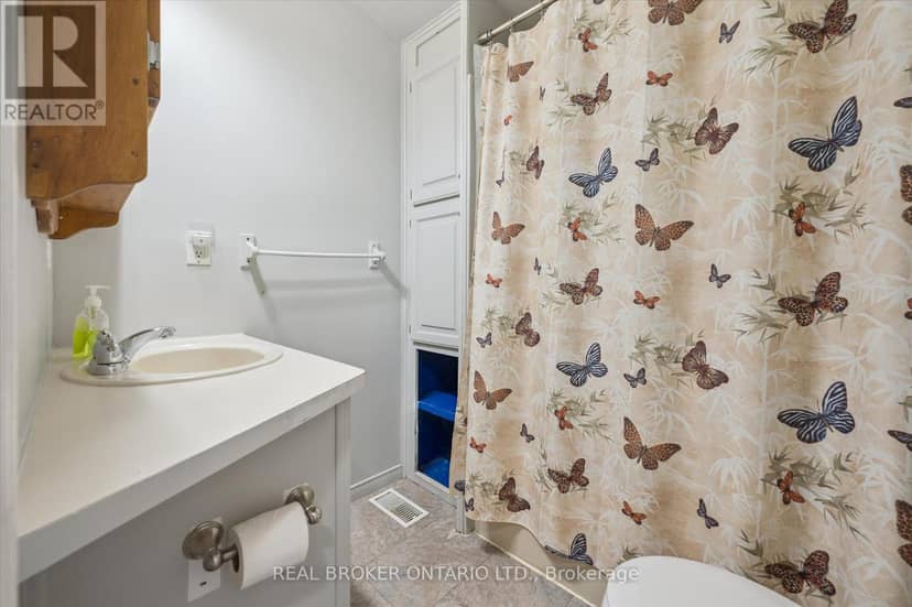 445 Pine Pass — photo 10 of 32