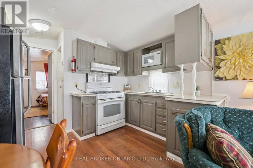 445 Pine Pass — photo 9 of 32