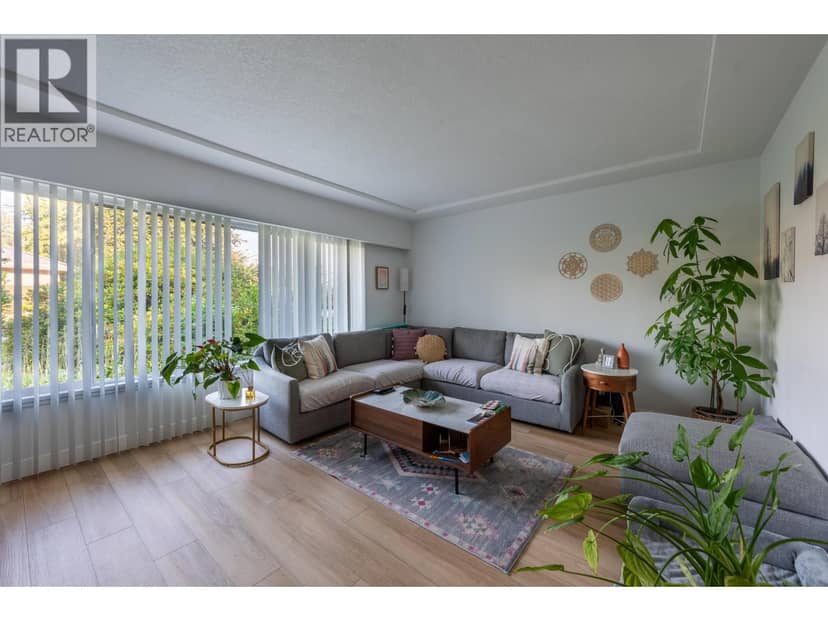 1209 RIDGE COURT, Coquitlam, photo 3