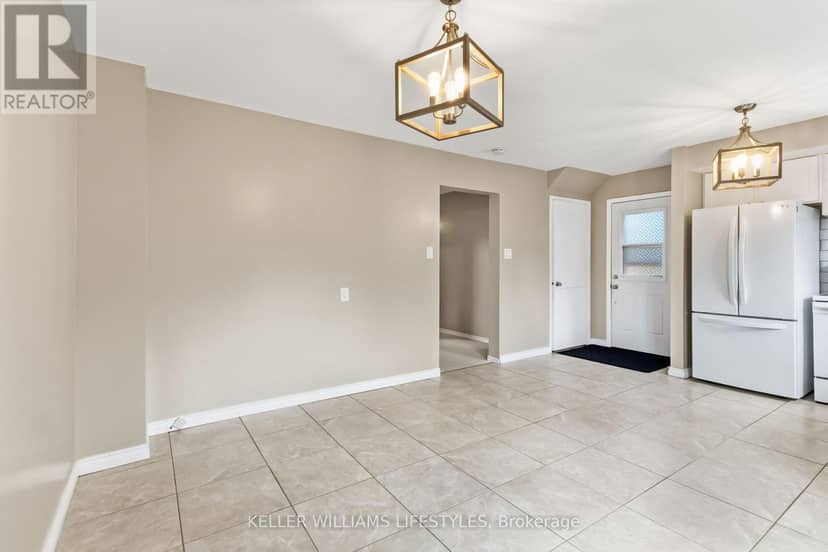 129 Culver Crescent — photo 14 of 38