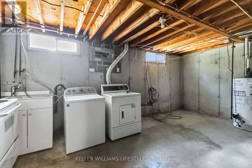 129 Culver Crescent — photo 34 of 38